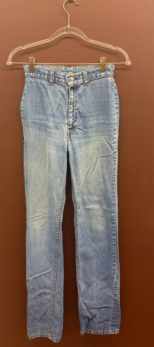 White Tag Levi’s