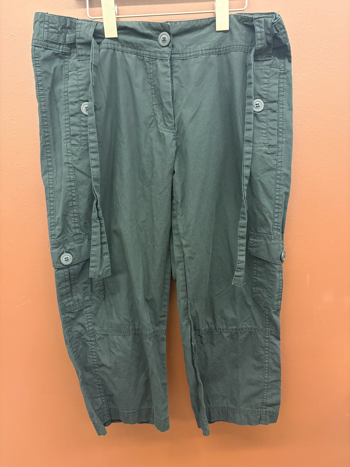 Black Cargo Capris