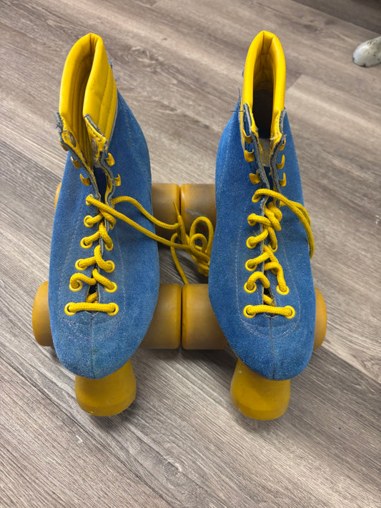 Suede Roll Rider Skates