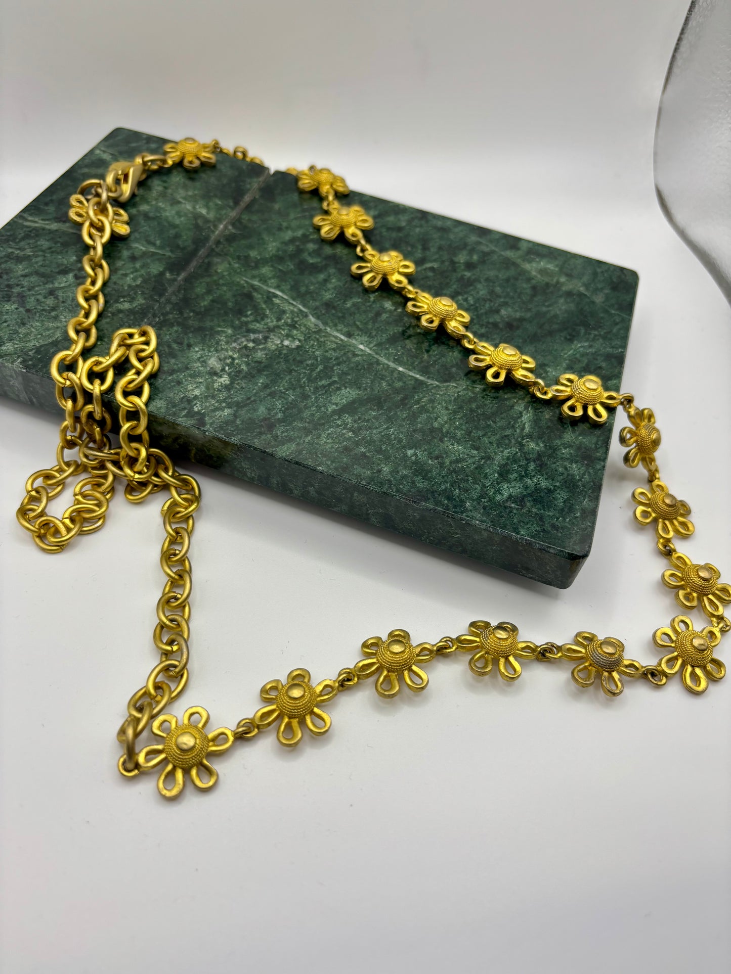 Matte Gold Vintage Daisy Chain Belt