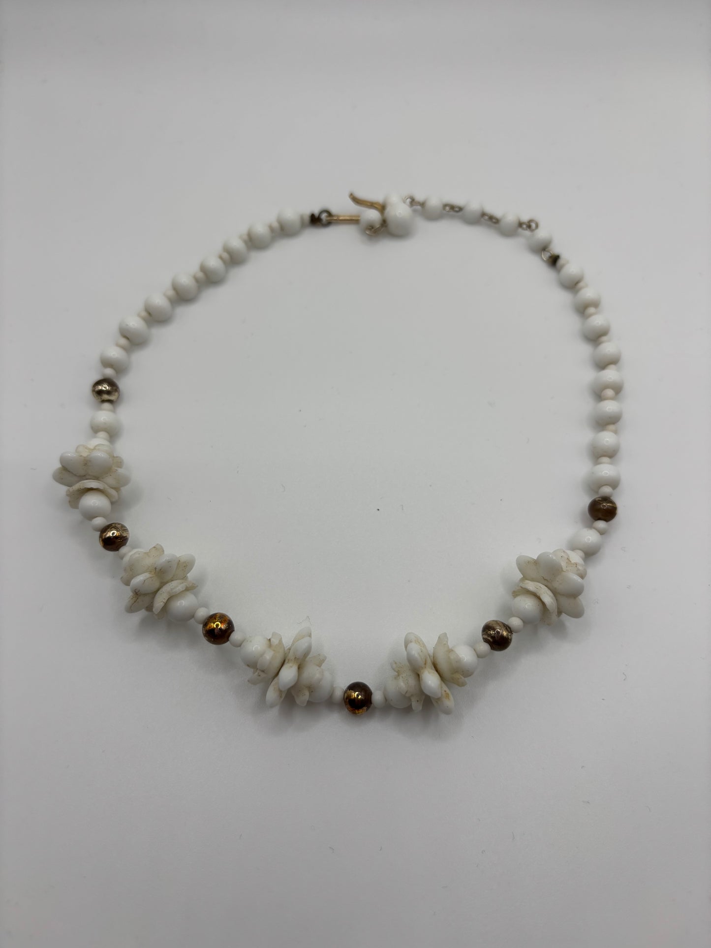 White shell choker necklace