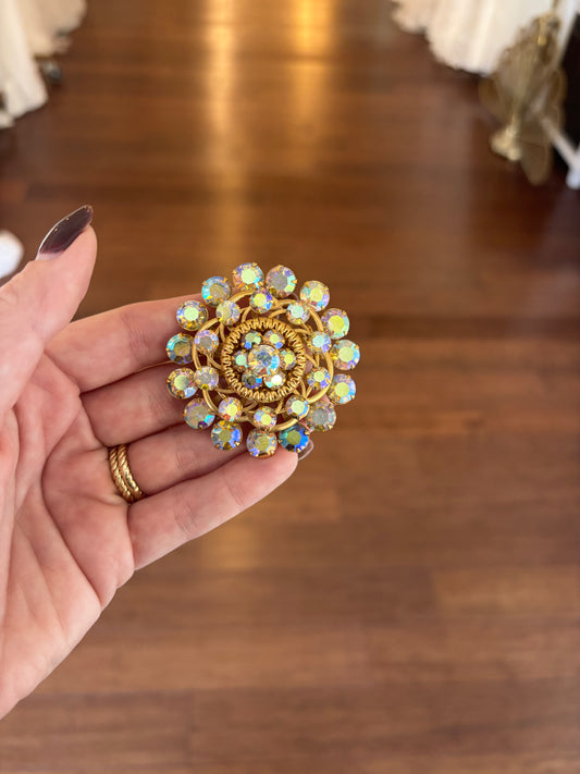 Beautiful Vintage Crystal Brooch