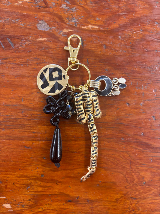 Vintage Jewelry Keychain - Black & Gold